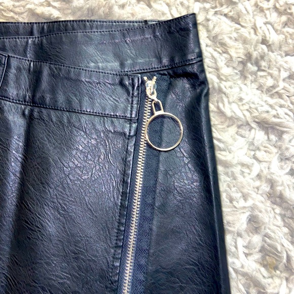Slanted Leather Zip Skirt - NWT! - Picture 4 of 9